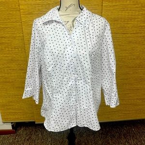 Button down, 3/4 sleeves, pokadot blouse